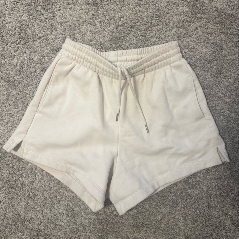 Abercrombie Women's Cream Shorts